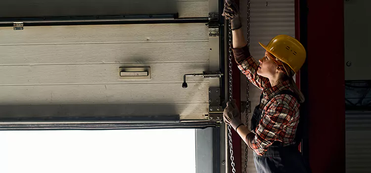 Addressing Common Garage Door Stoppage Issues in Fort Dodge, IA